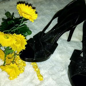 BLACK  SPARKLE HEELS